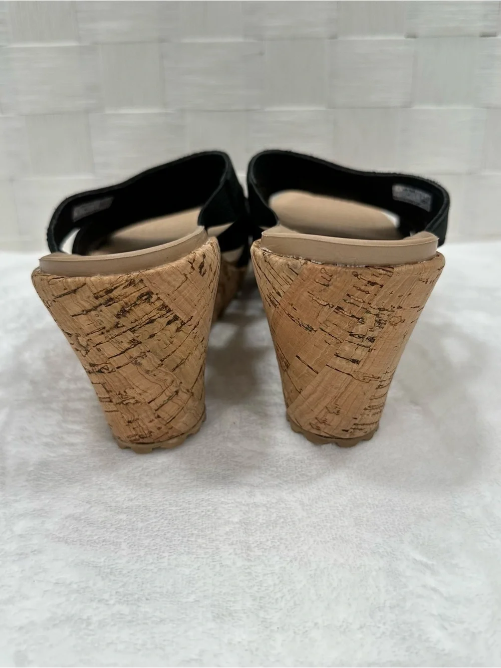 Crocs Black Strappy Stretch Cork Wedge Sandals Women’s Size 8 Comfort Slides
